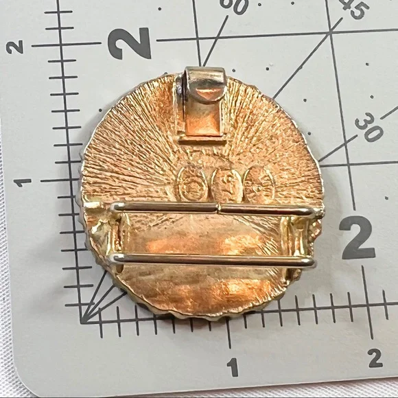 1975 Mimi Di N signed Medallion Belt buckle, 2 Tone design - Picture 4 of 6